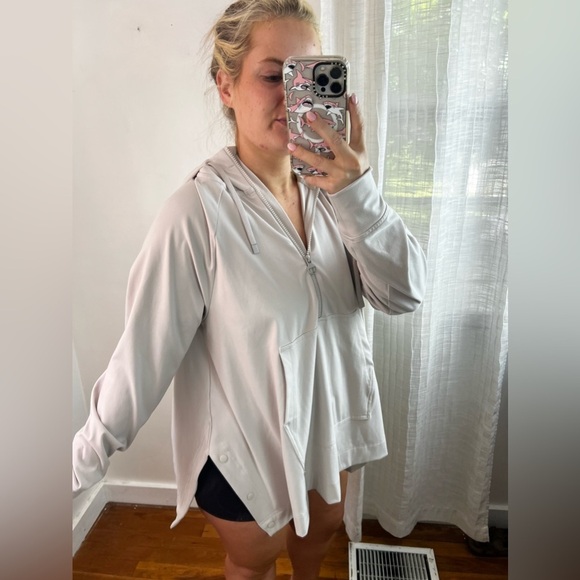 ATHLETA ABALONE GRAY GLACIER HANDKERCHIEF PONCHO small - Picture 5 of 14